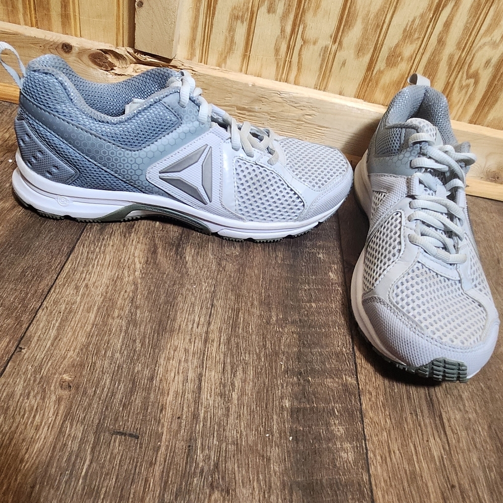 Reebok Runner 2.0 MT Track Shoea
